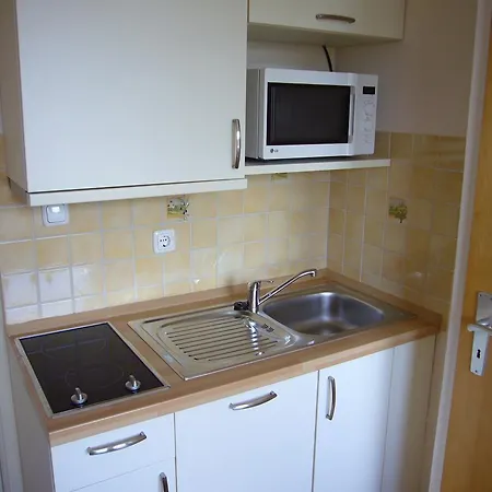 Ξενοδοχείο με διαμερίσματα Klara 3*